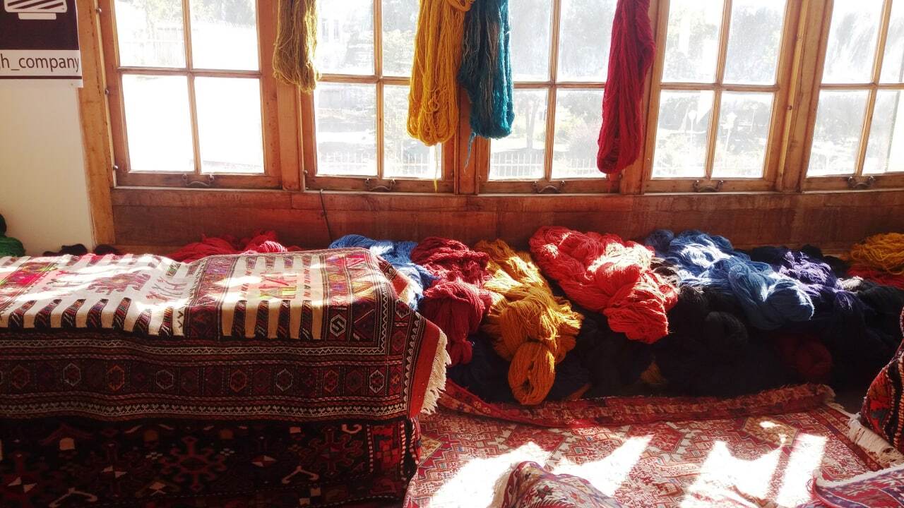 تصاویری از رنگ و پود تارهای ورنی بر روی
