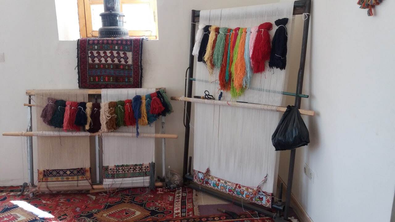 تصاویری از رنگ و پود تارهای ورنی بر روی