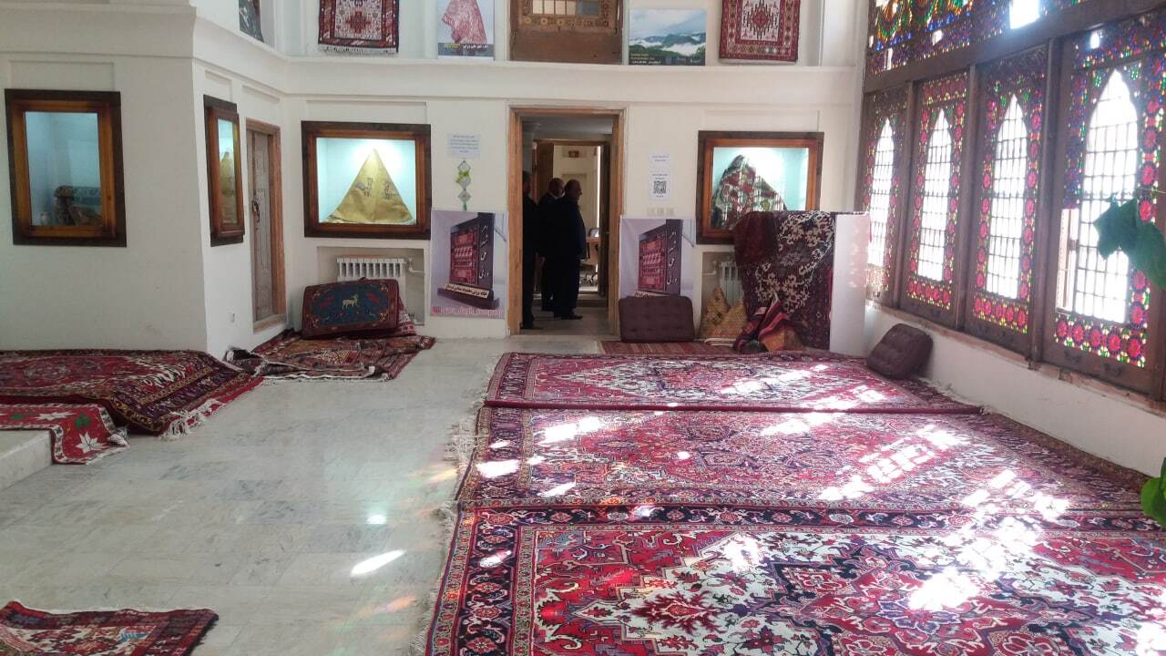 تصاویری از رنگ و پود تارهای ورنی بر روی