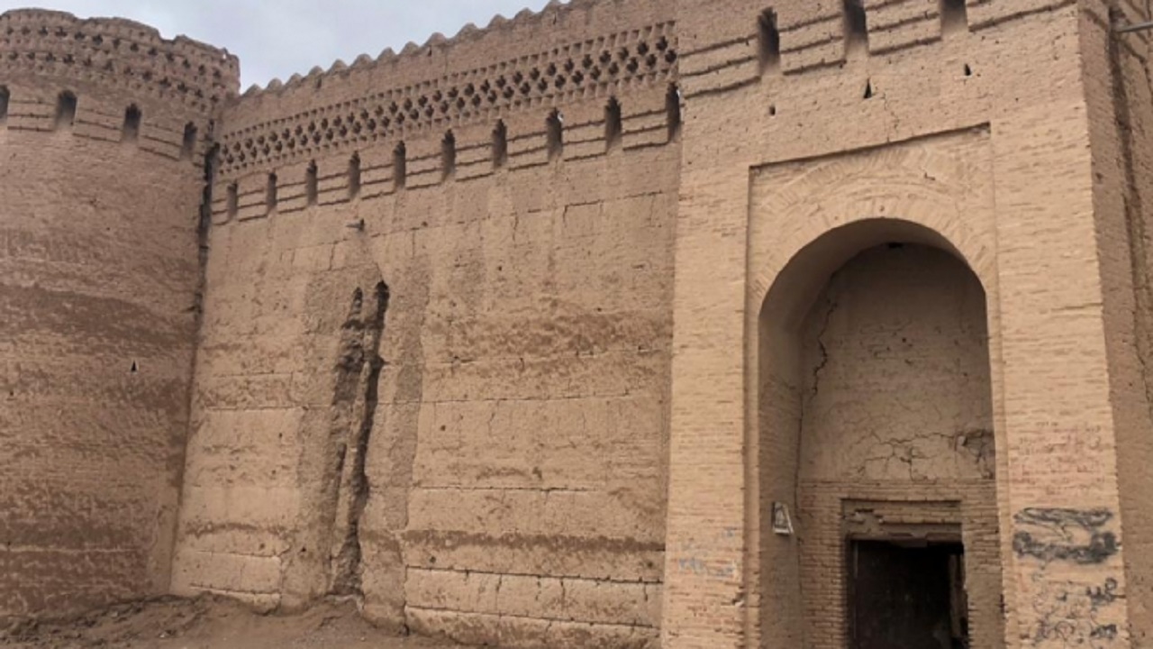 آغاز مرمت قلعه باغ دهوک مهریز
