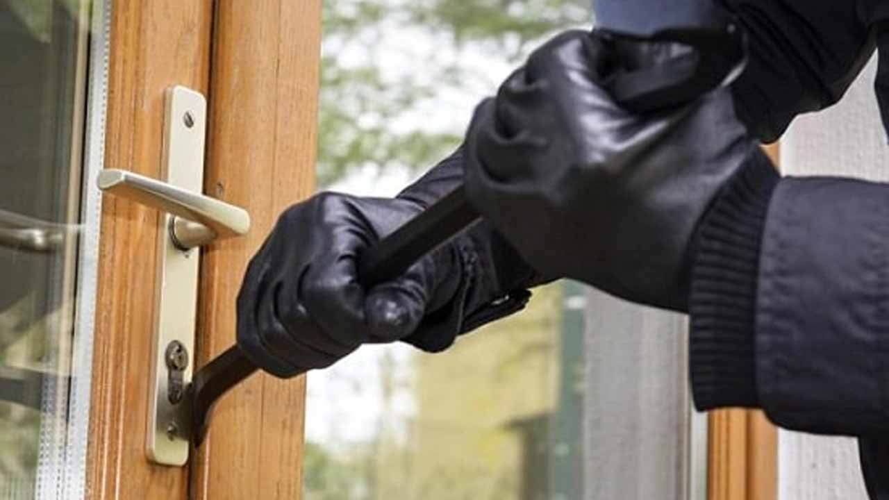 ساخت دزدگیر ساده برای درب منزل + فیلم