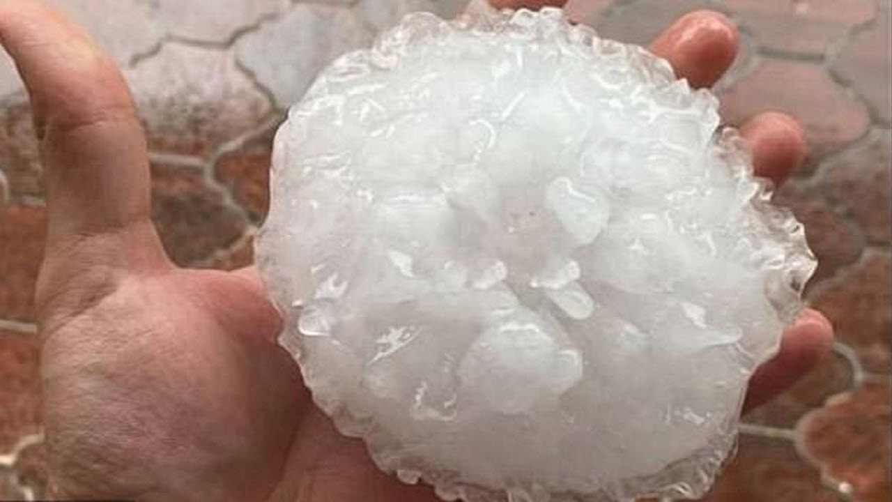 مرگ کودک خردسال بر اثر اصابت سنگ تگرگ