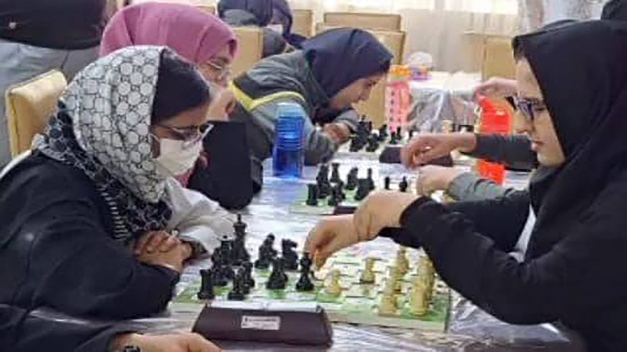 دانش آموز معلول کرمانی طلایی شد