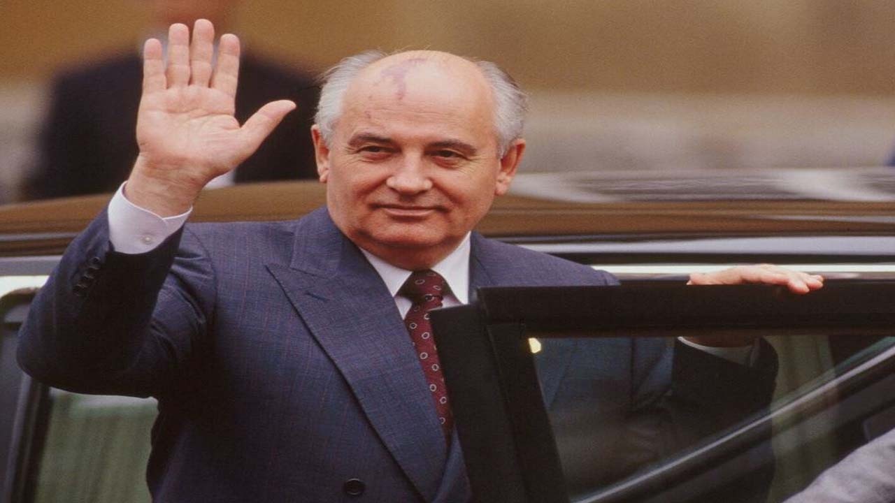 غرب چگونه نسخه میخائیل گورباچف را پیچید؟