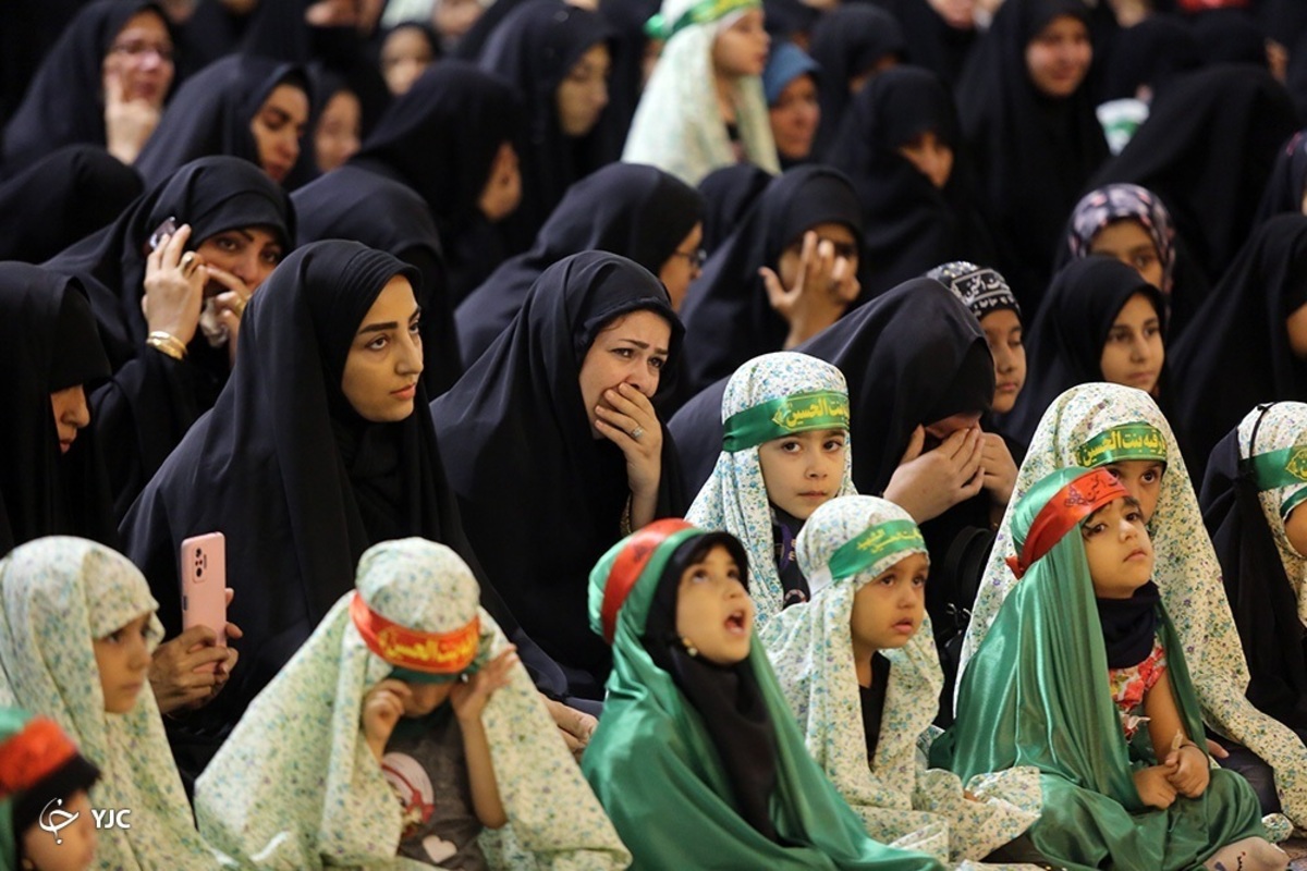آیین شمع گردانی خادمان حرم حضرت معصومه(س)