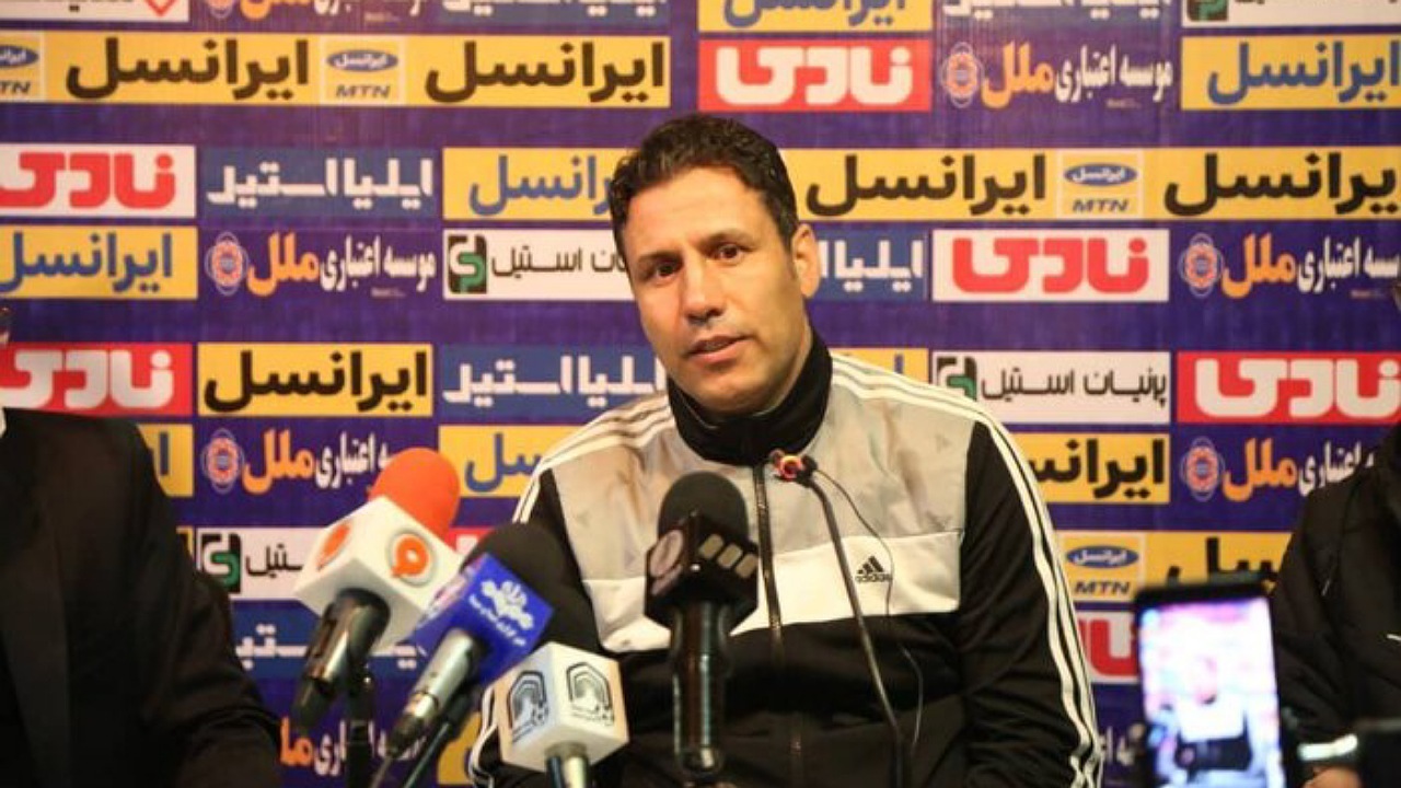 ذوب‌آهن می‌جنگد و سخت می‌بازد/ هواداران سکو‌های فولادشهر را سبز کنند