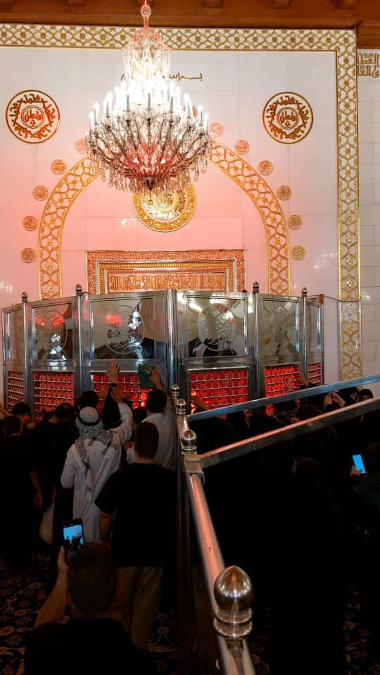 تصاویری از حضور عاشقان در حرم امام اول شیعیان