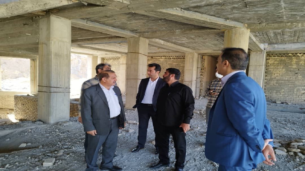 بازدید مدیرکل دفتر فنی مهندسی وزارت ورزش و جوانان از پروژه‌های ورزشی چهارمحال و بختیاری