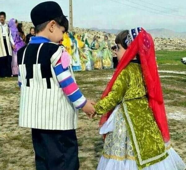 کودکان عشایر در لباس اصیل، سنتی و قومی کودکان عشایر در لباس اصیل، سنتی و قومی