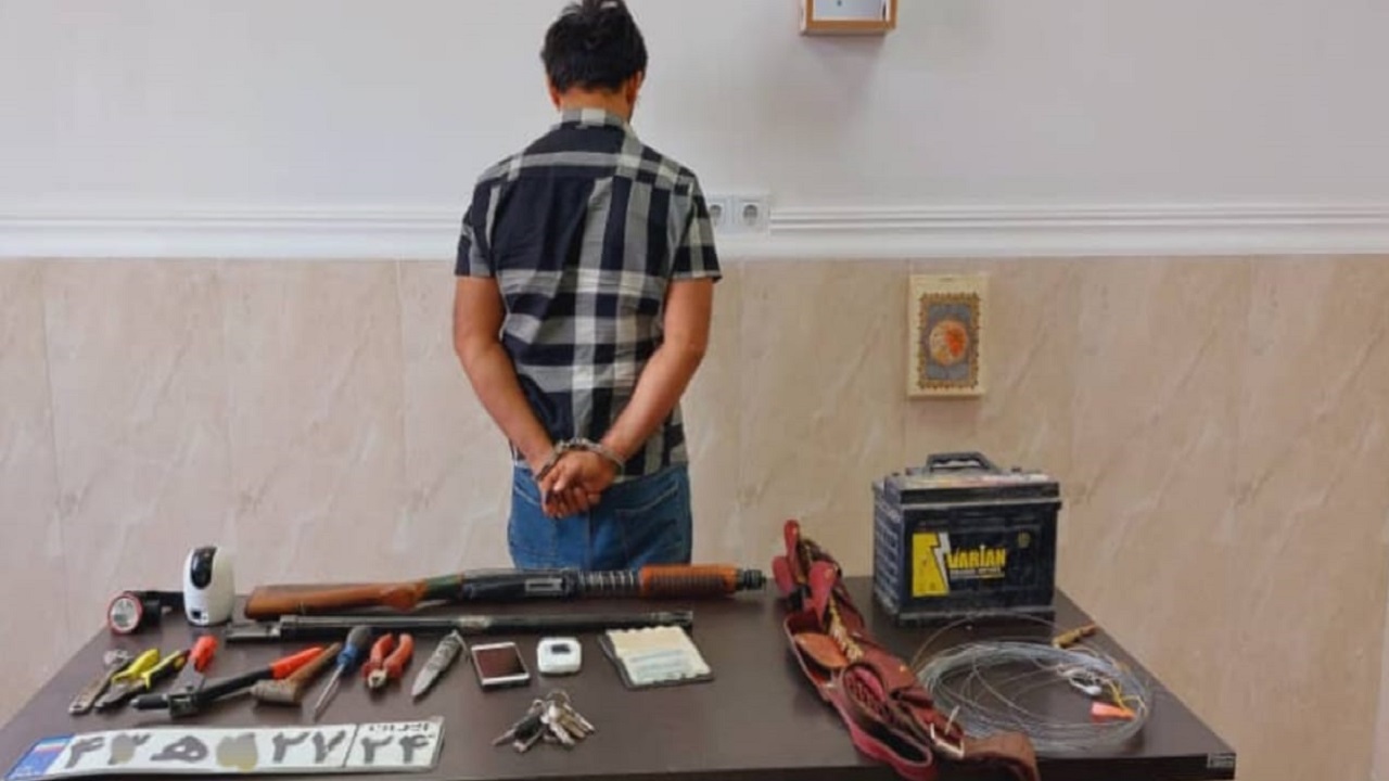 توقیف خودروی حامل سلاح غیرمجاز در آبادان