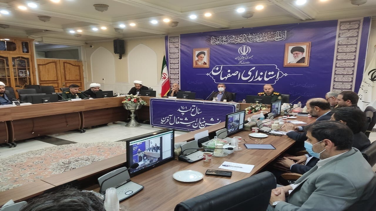 باید در طول سال به بحث دفاع مقدس بپردازیم