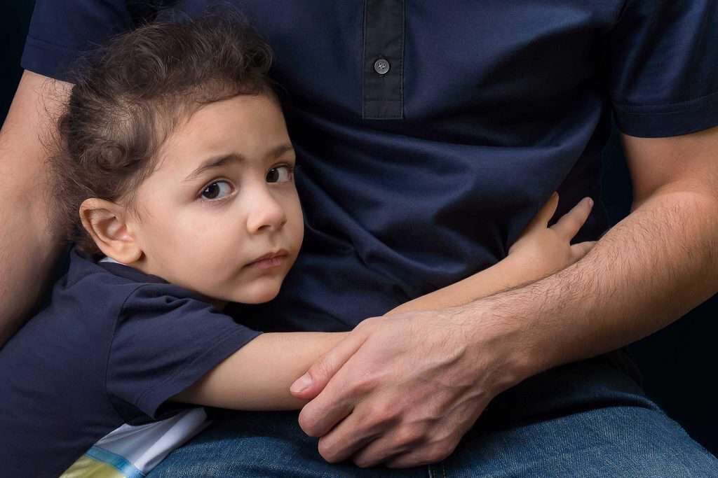 چگونه با دوری فرزند بعد از طلاق کنار بیاییم؟