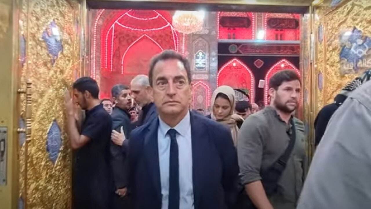 حضور سفیر فرانسه در «حرم امام حسین علیه السلام»+ فیلم