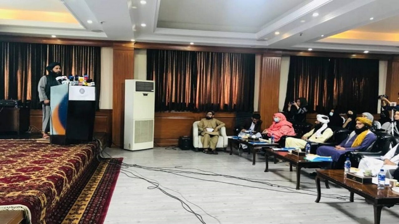 میلیون‌ها زن و مرد در افغانستان از سواد محروم هستند