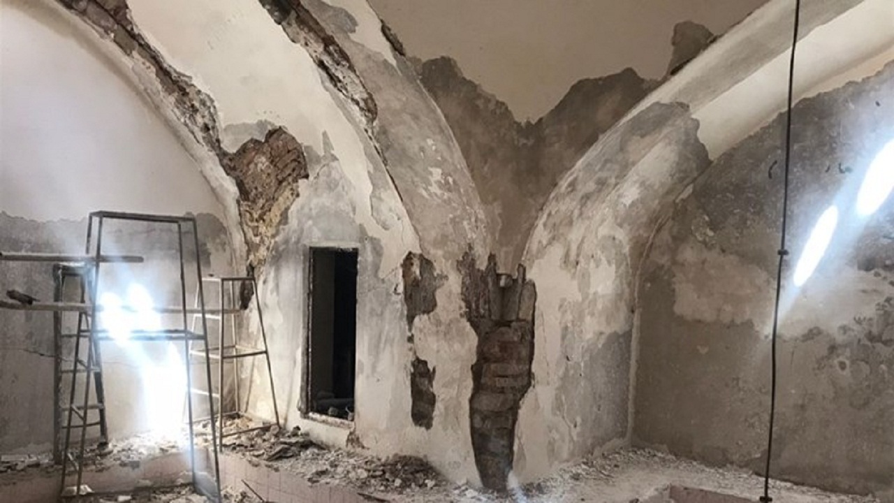 آغاز مرمت گرمابه تاریخی شهر بیارجمند