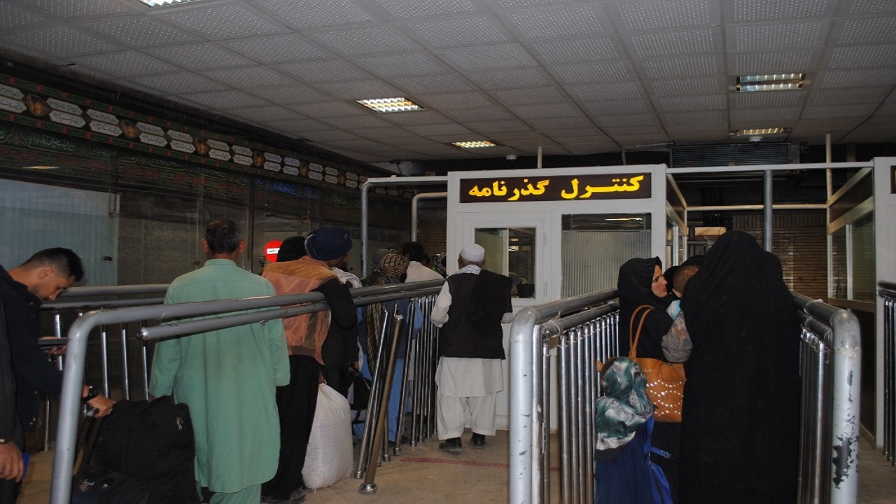 زائران افغانستانی چشم انتظار موافقت عراق