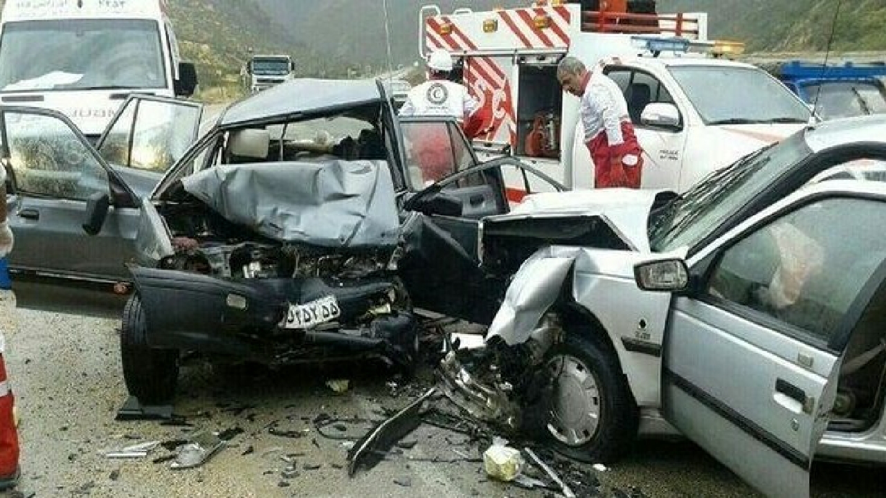 نجات ۸ مصدوم تصادف زنجیره‌ای در جاده سیاهکل – سنگر