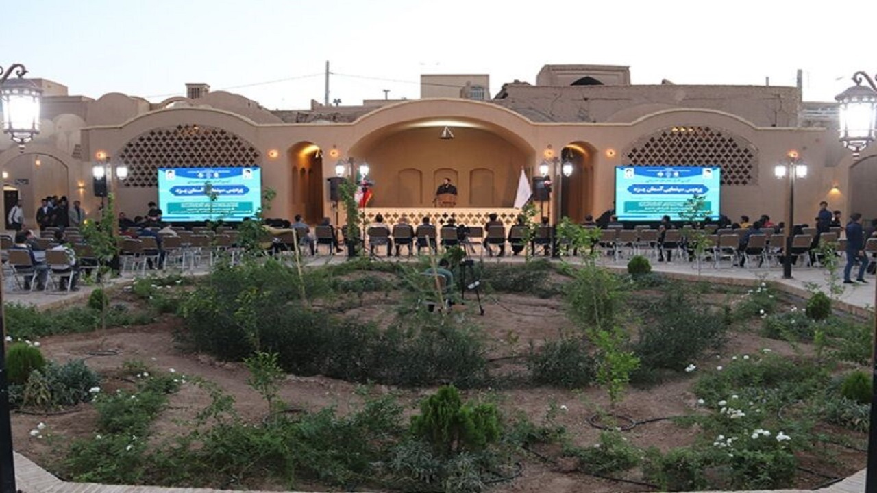 پردیس سینمایی آسمان می‌تواند نماد فرهنگ و هنر یزد باشد