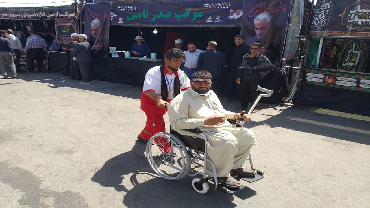 خدمات رسانی نجاتگران هلال احمر سیستان و بلوچستان به زائرین اربعین حسینی