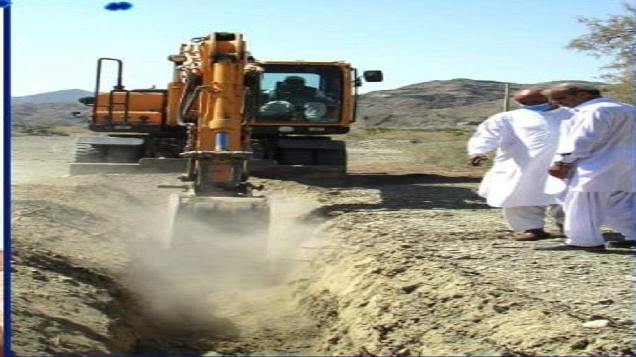آغاز عملیات اجرای ۱۰۰۰ متر خط انتقال آب روستای سهران ایرانشهر