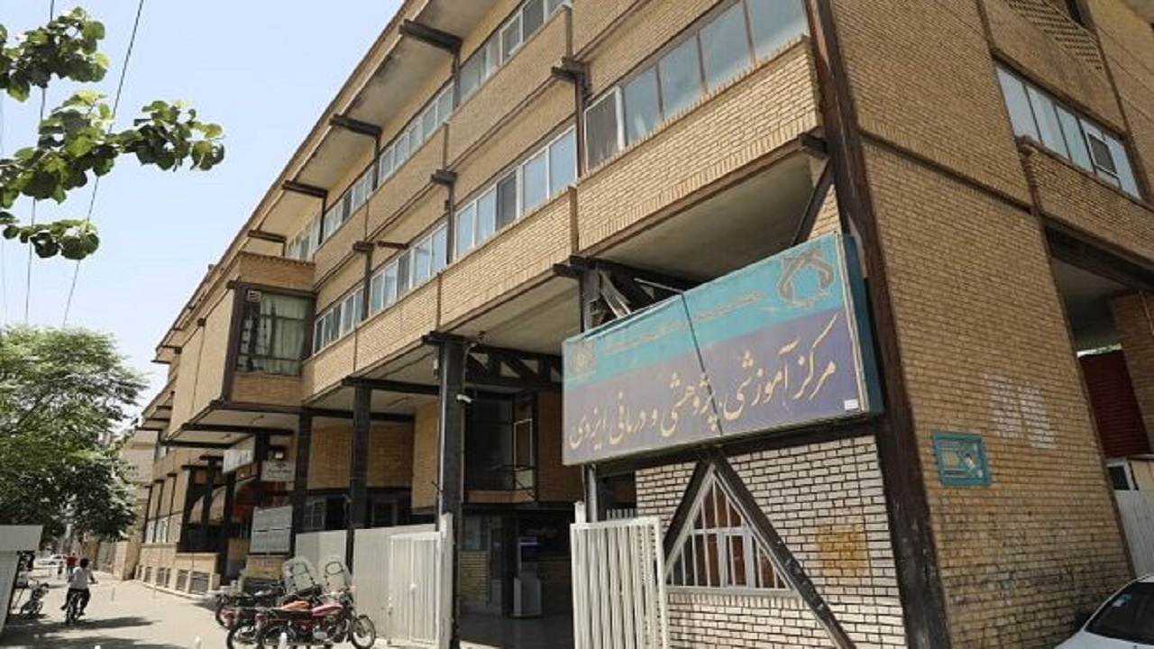 توضیحات رئیس دانشگاه علوم پزشکی قم درباره تعطیلی زایشگاه ایزدی