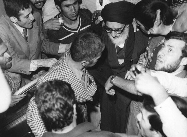 کاری که منافقان با آیت&zwnj;الله کردند