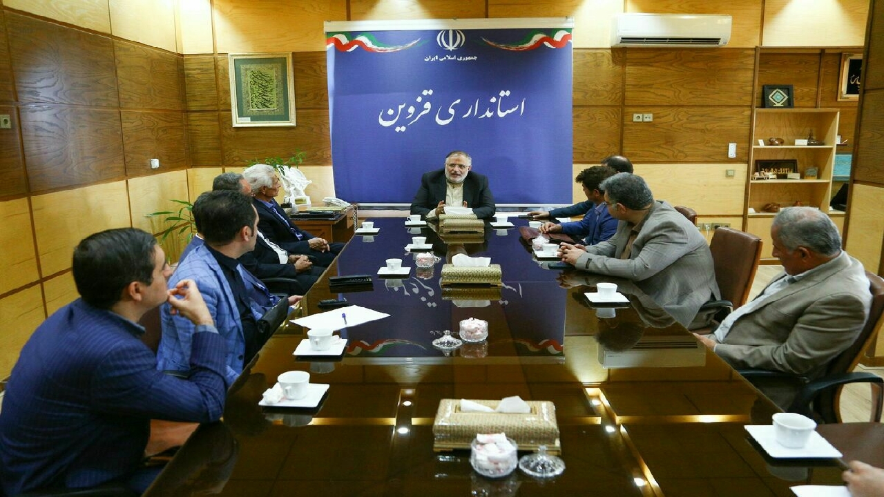 کانون وکلا، کمک حال استان قزوین در رفع مشکلات باشد