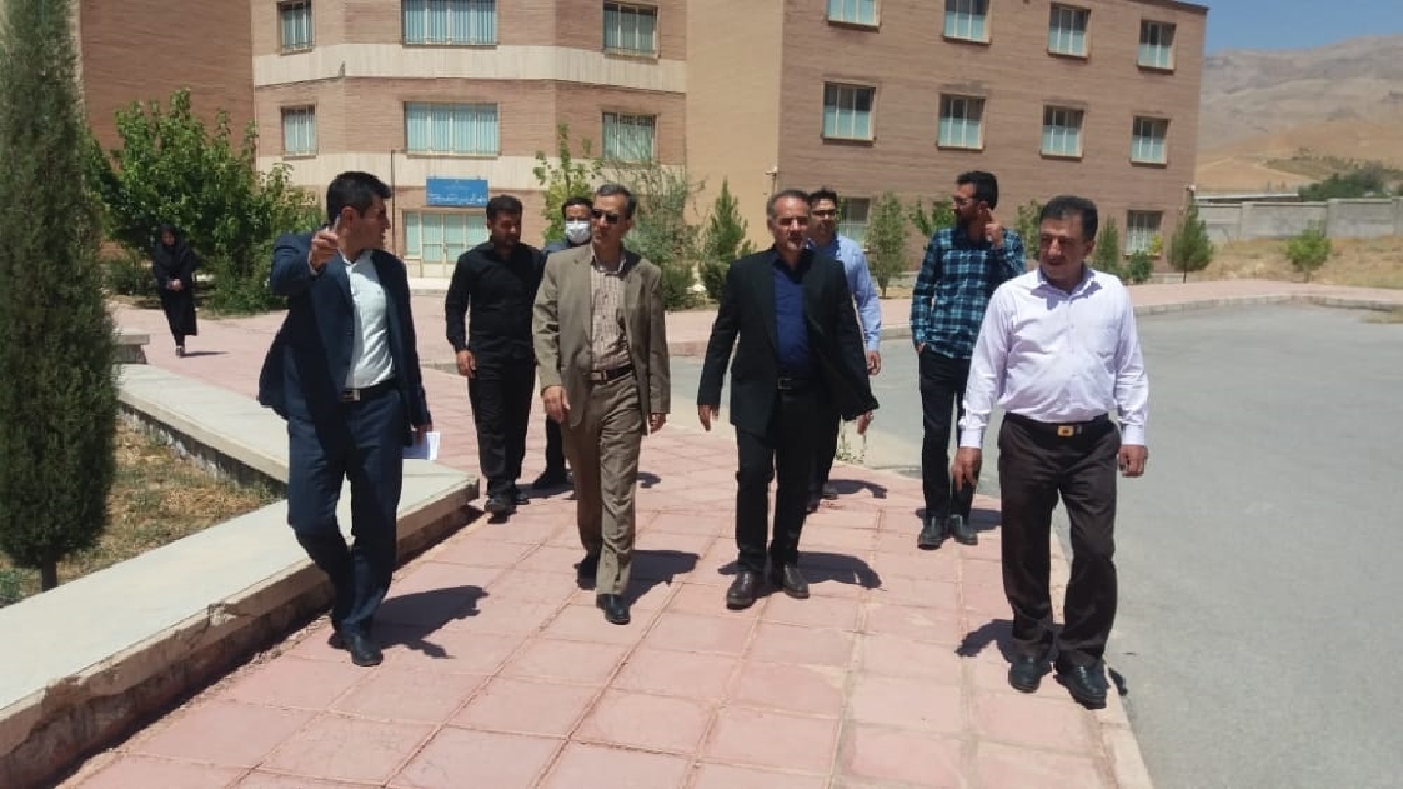بررسی مسایل و مشکلات دانشکده هنر و علوم انسانی فارسان