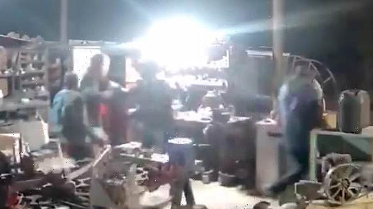 خلع سلاح سارقان توسط کشاورز + فیلم