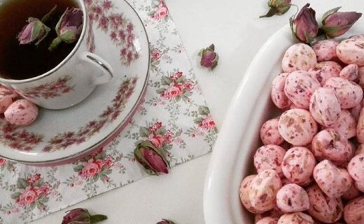 آبنبات و چایی