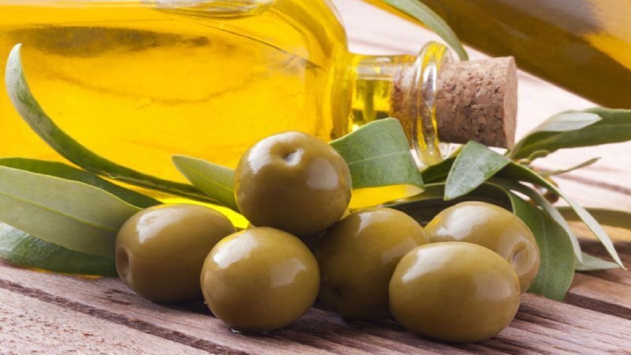 کشف بیش از ۴ هزار لیتر روغن زیتون تقلبی در زنجان