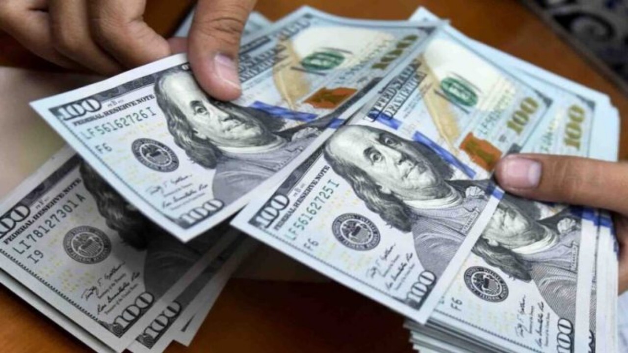 بانک مرکزی ۱۲ میلیون دالر وارد بازار می‌کند