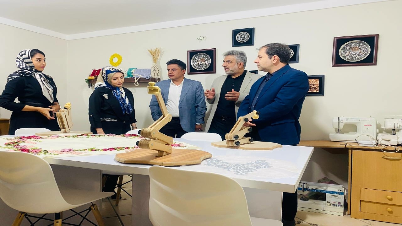 افتتاح یک آموزشگاه صنایع دستى در قزوین