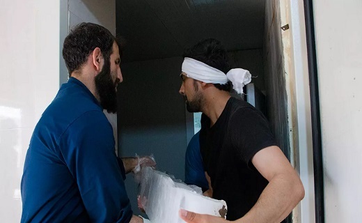 موکب آستان مقدس قم سقای زائران اربعین / توزیع روزانه ۱۶ هزار لیتر آب شرب + تصاویر