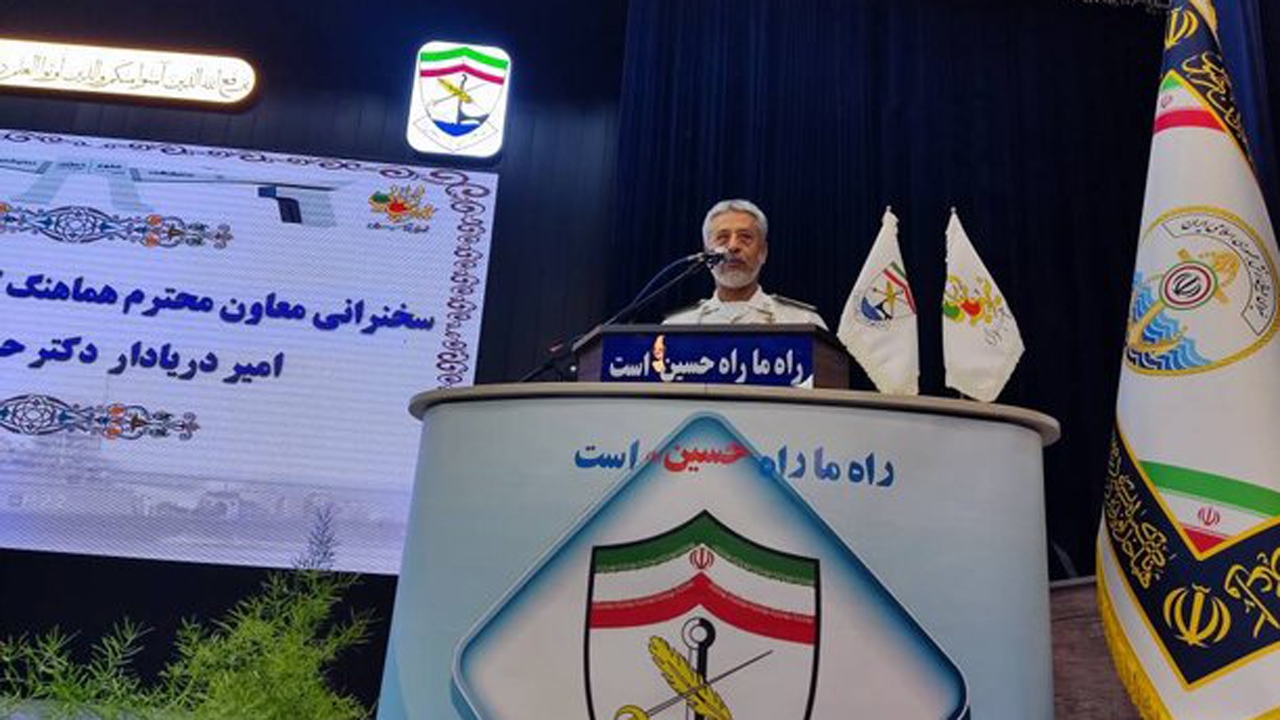 اسکورت ۱۰ هزار کشتی