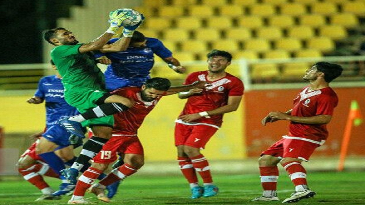 مصاف شهرداری همدان با امید وحدت خراسان در خانه