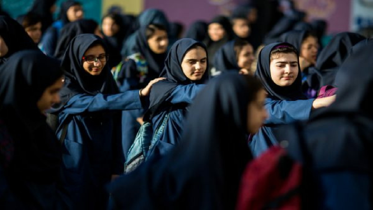 طرح و رنگ لباس فرم مدارس دانش آموزان قزوینی تغییر نکند
