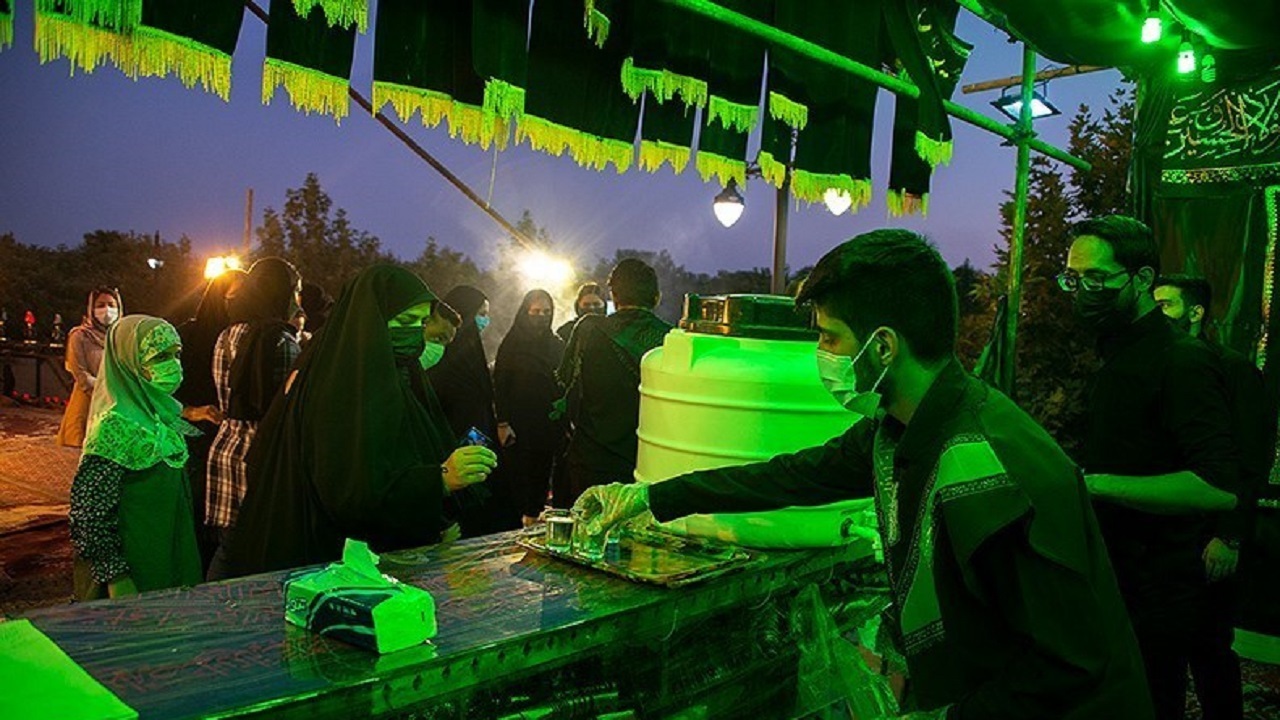 استقبال اهالی روستای ظفرآباد از زائران حسینی با راه اندازی موکب + فیلم