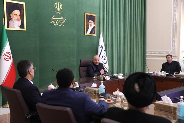قالیباف: بانک‌های ایران به بنگاه مالی تبدیل شده‌اند