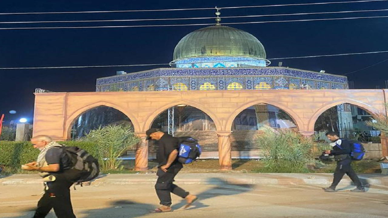 عمودی که نماد برادری شیعه و سنی در پیاده روی اربعین است+تصاویر