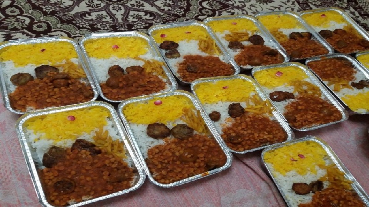 طبخ نذری در کانون نبی اکرم (ص) ملایر همزمان با روز اربعین
