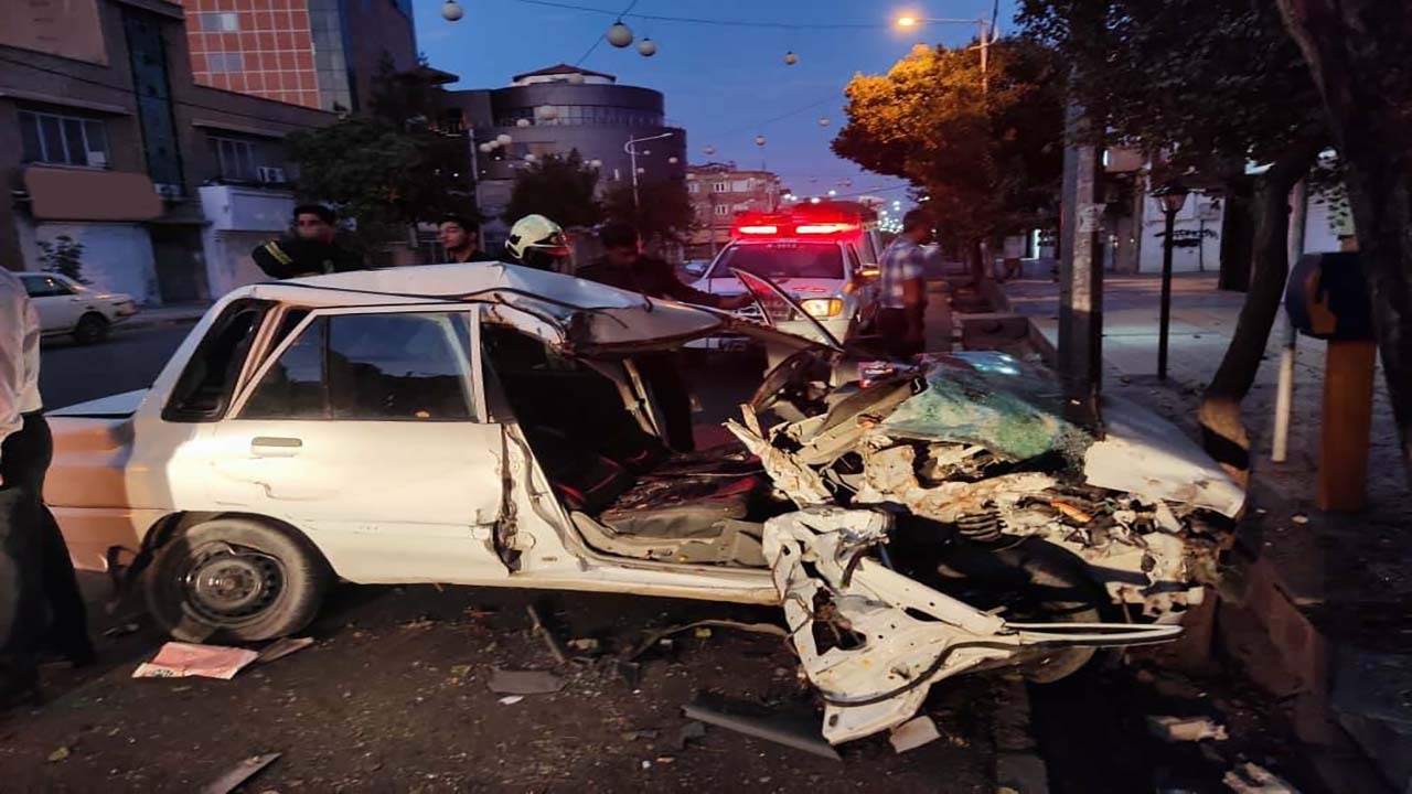 برخورد پراید با درخت در کرمان