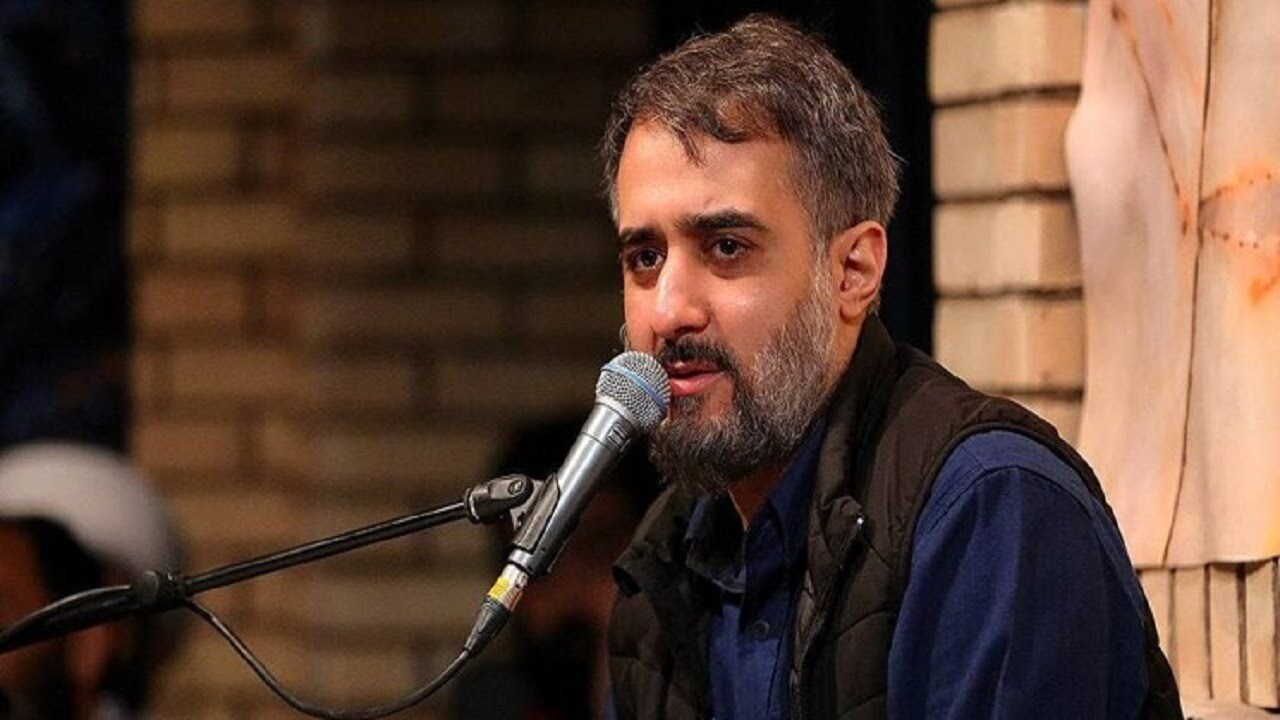مداحی محمدحسین پویانفر در خانه شهید مصطفی بدرالدین + فیلم