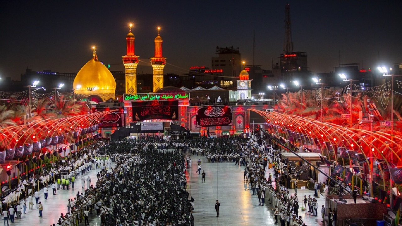 عزاداری زائران اربعین آران و بیدگل در بین الحرمین + فیلم