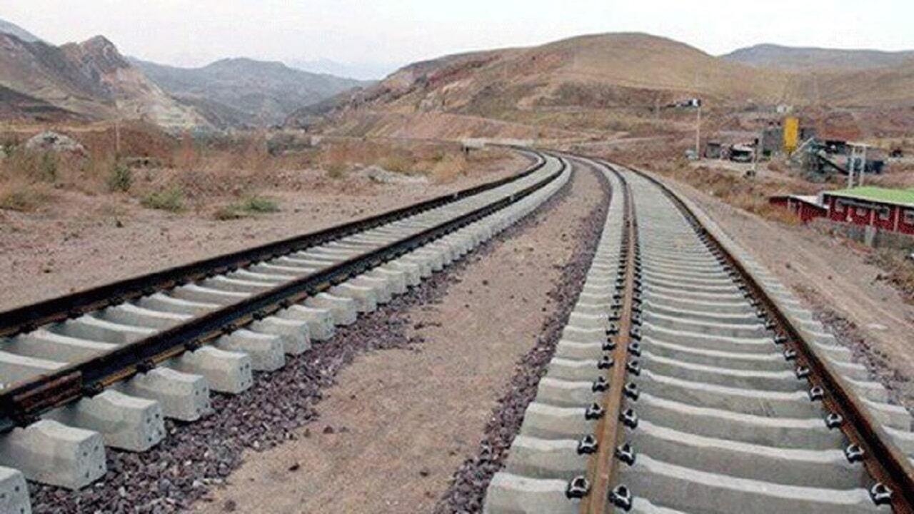 دشتستان باید از طرح راه آهن فارس – بوشهر بهره‌مند شود