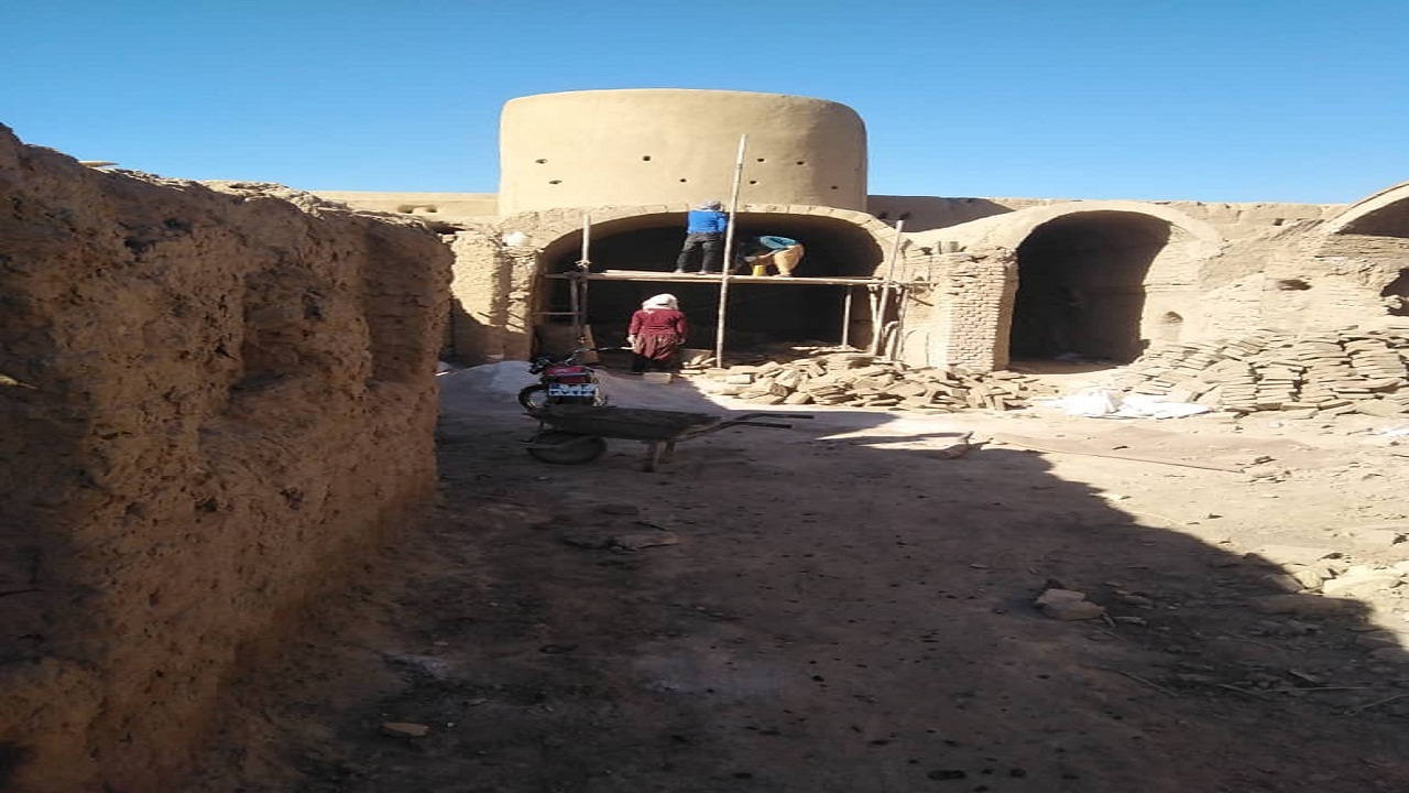 مرمت قلعه تاریخی شهر آباد بافق