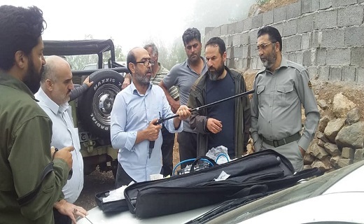 نجات و رهاسازی یک قلاده خرس قهوهای در رودبار نجات و رهاسازی یک قلاده خرس قهوهای در رودبار