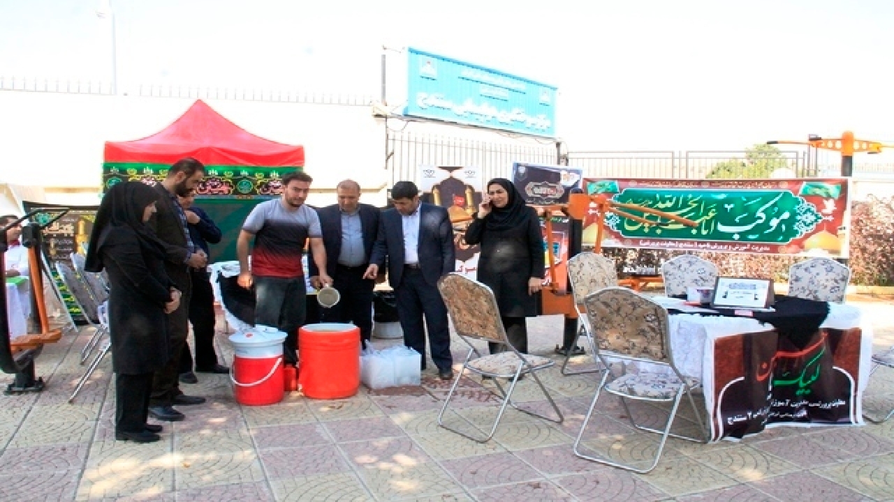 ارائه خدمات به زائران در موکب‌های دانش آموزی  کردستان