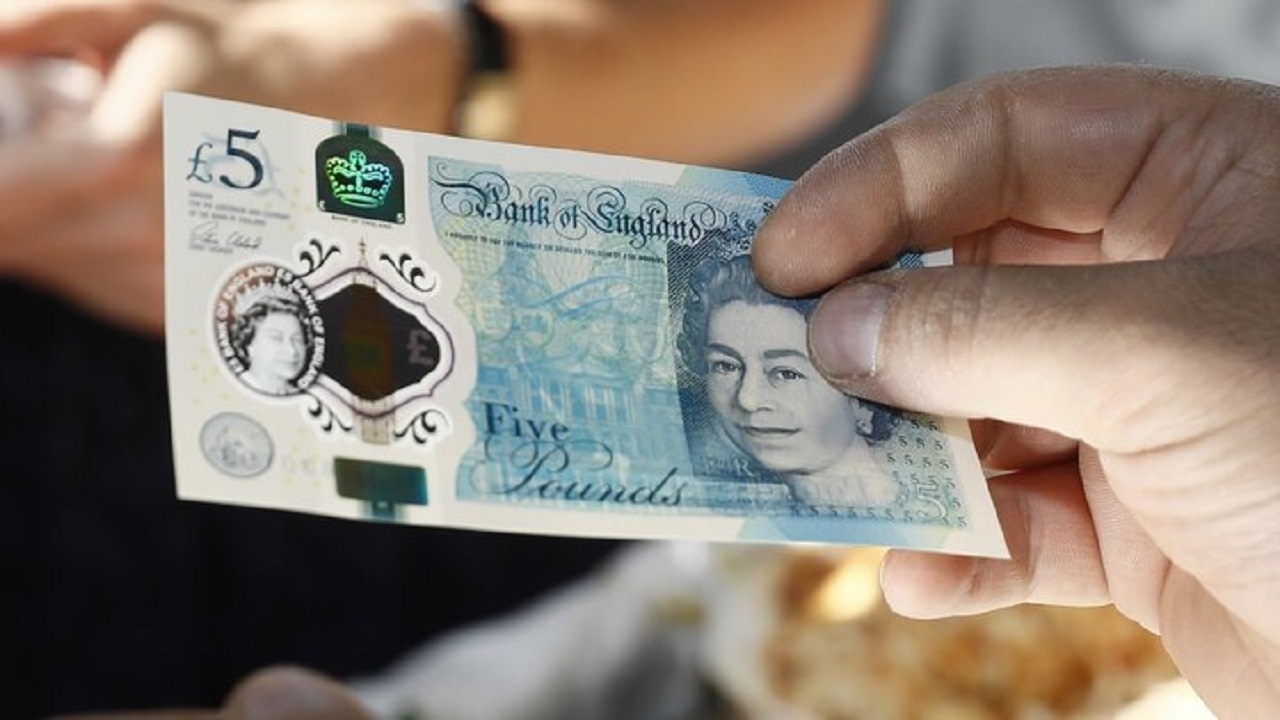 سقوط ارزش پوند به پایین‌ترین حد در ۳۷ سال اخیر