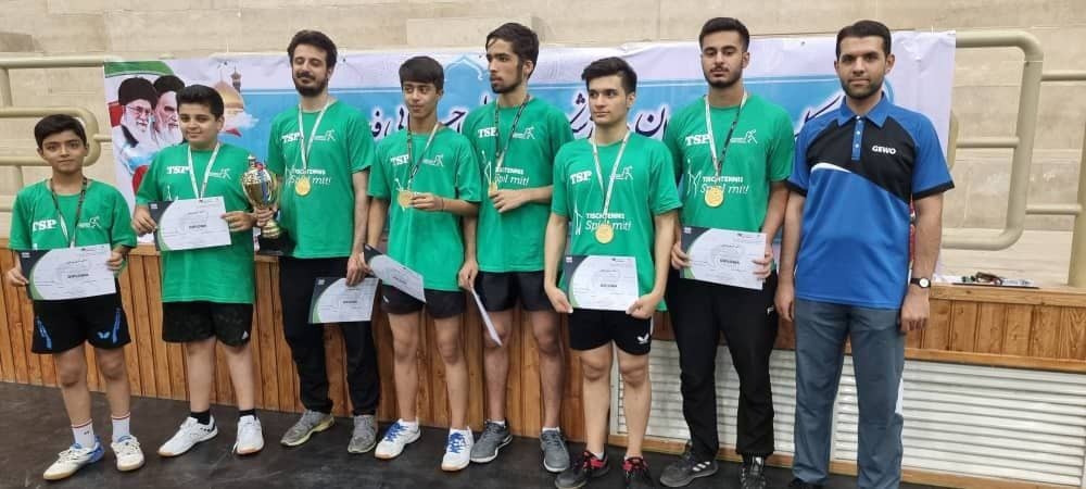 تنیسورهای قمی به مقام قهرمانی رسیدند